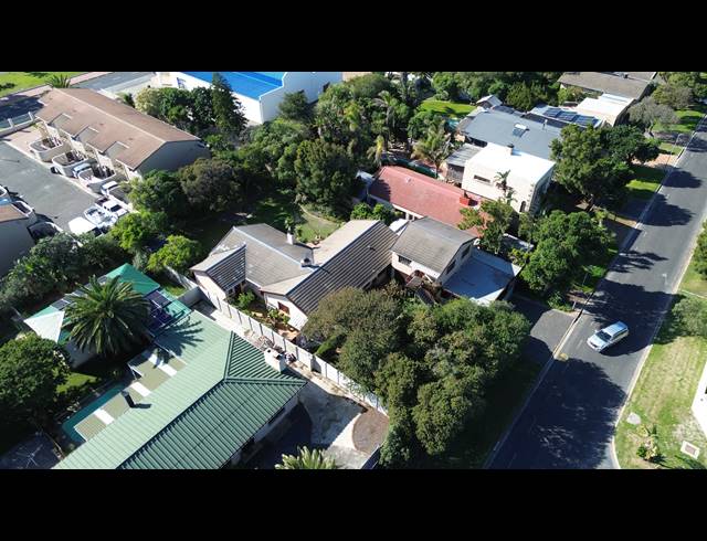 1,004M² VACANT LAND FOR SALE IN TABLE VIEW